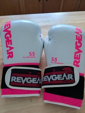 RevGear S5 All Rounders 16 Oz Per Glove